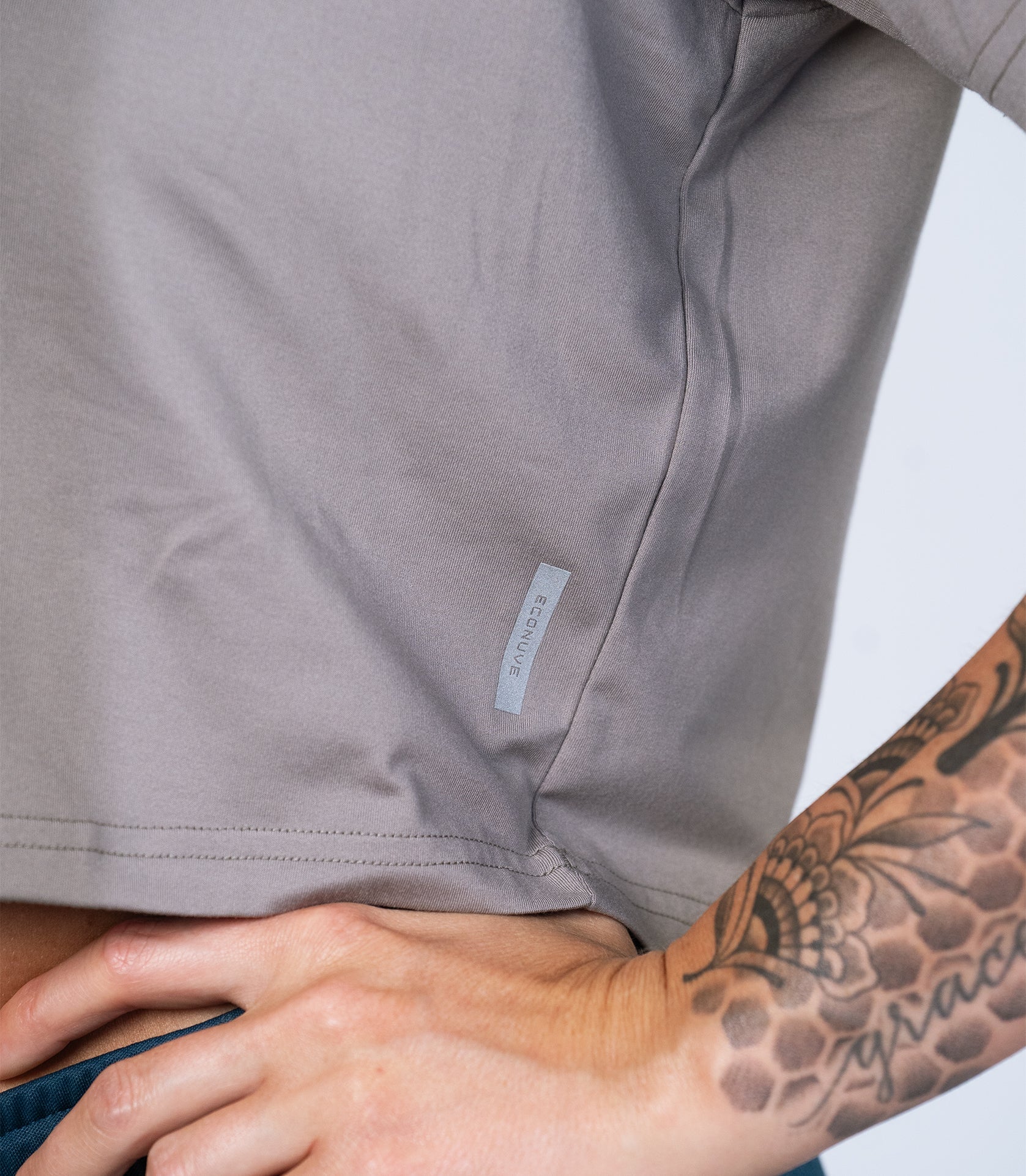 Mount Crop Tee - VIRUS® Performance Apparel